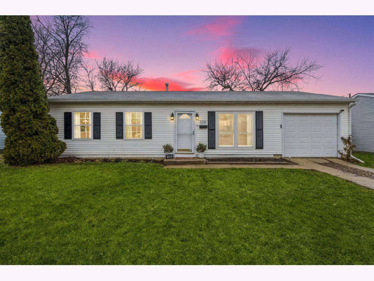 Homes Rented Hampton Park Romeoville Illinois, 328 Macon