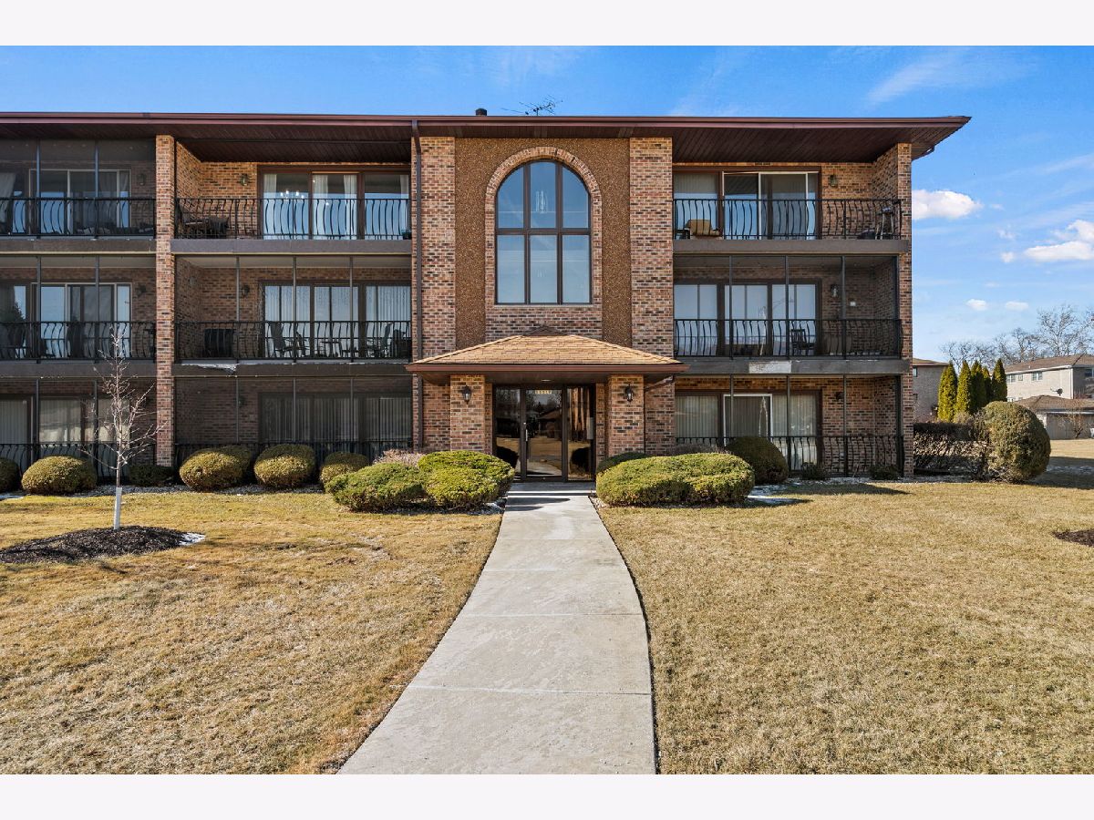 Condominiums Sold Heritage Hills Palos Hills Illinois, 11112 Heritage