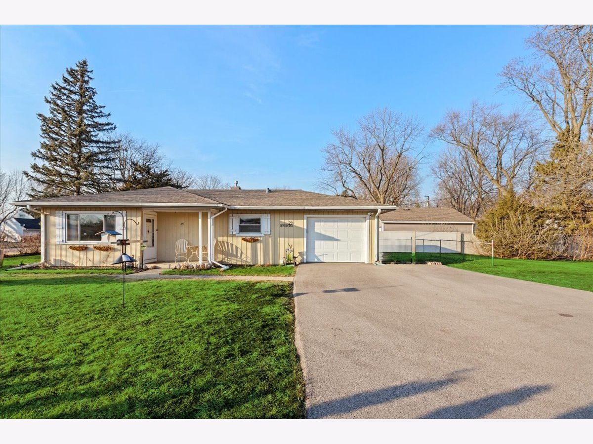Homes Sold Leonard Heights Crystal Lake Illinois, 251 Hickory