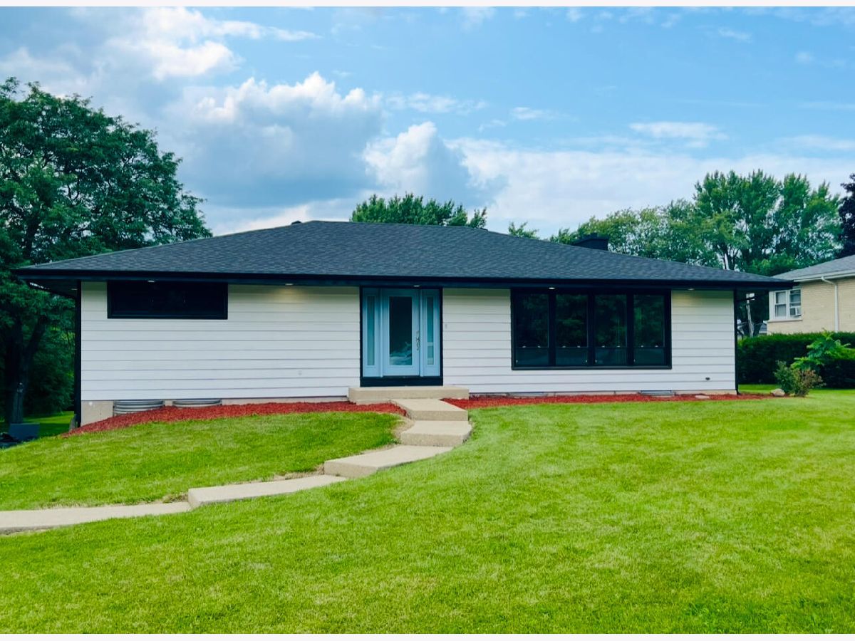  Sold Medinah Illinois, 22W300 Broker