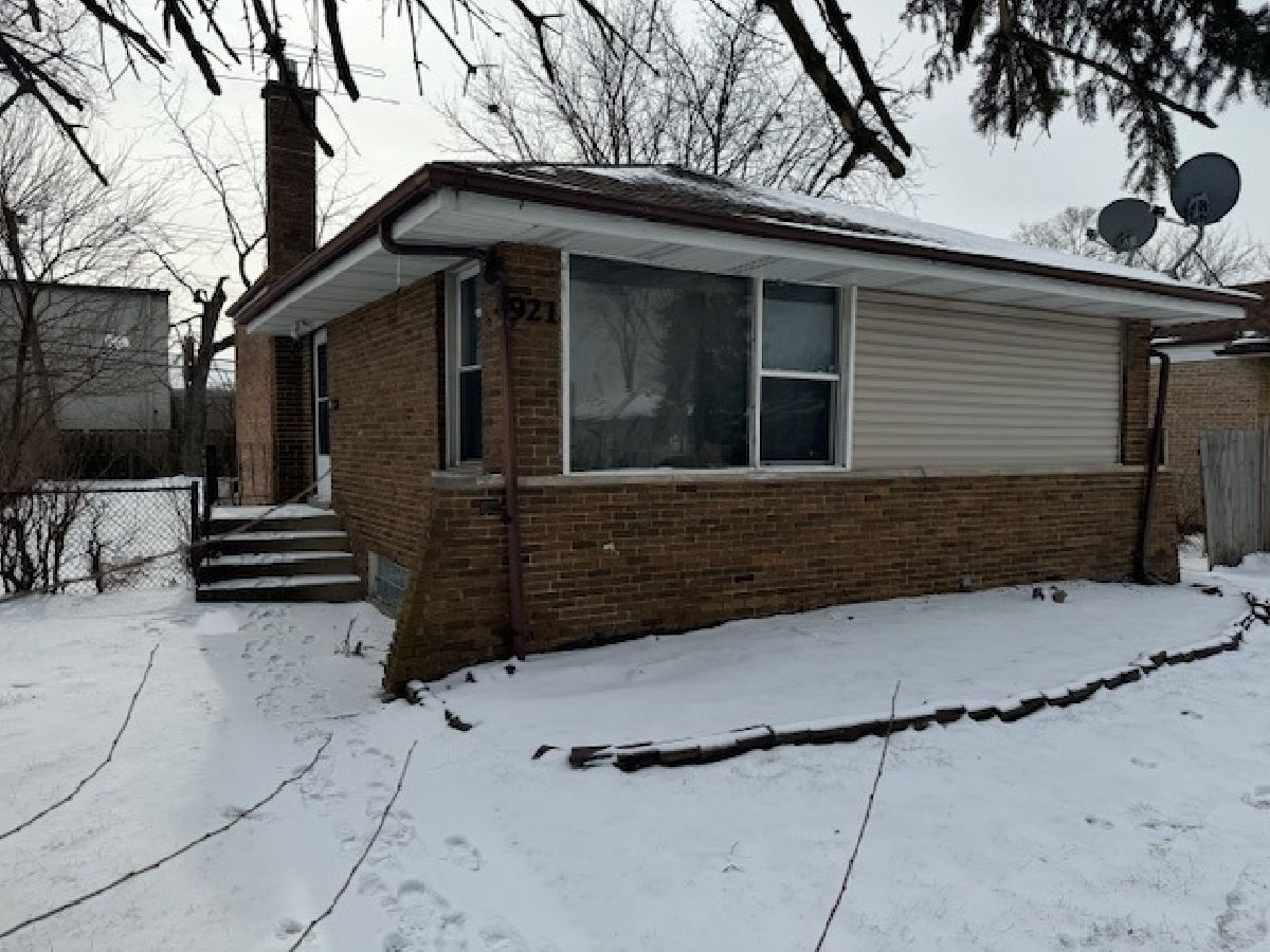  Rented South Holland Illinois, 921 161st