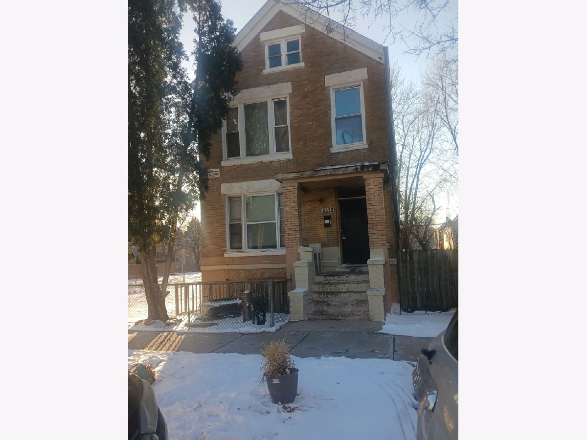 Homes & Condos & Townhomes Sold Back Of The Yards Chicago Illinois, 5216 Hermitage