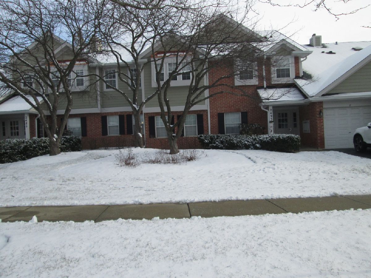 Condos & Townhomes Rented Heatherwood Estates Schaumburg Illinois, 2493 Charleston