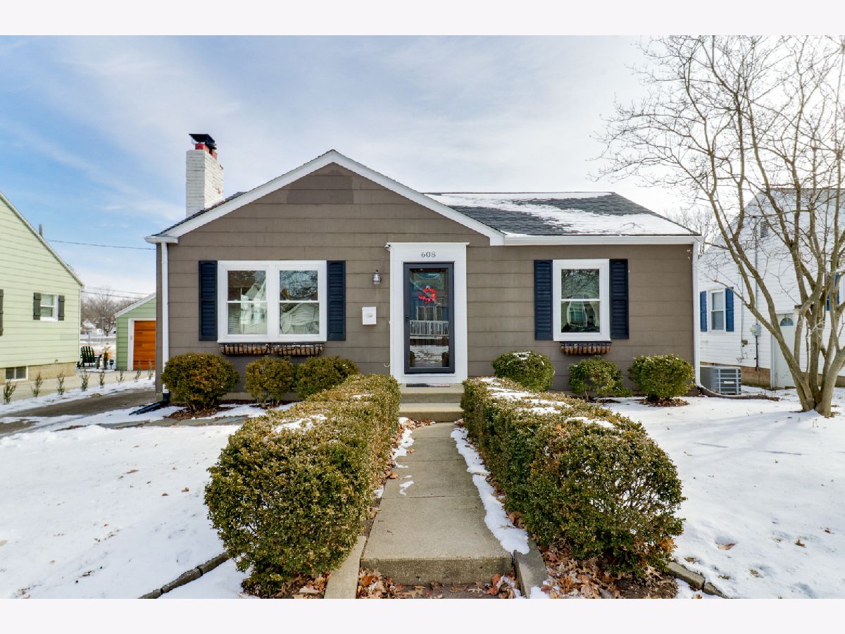 Homes & Condos & Townhomes Sold Founders Grove Bloomington Illinois, 608 S Florence