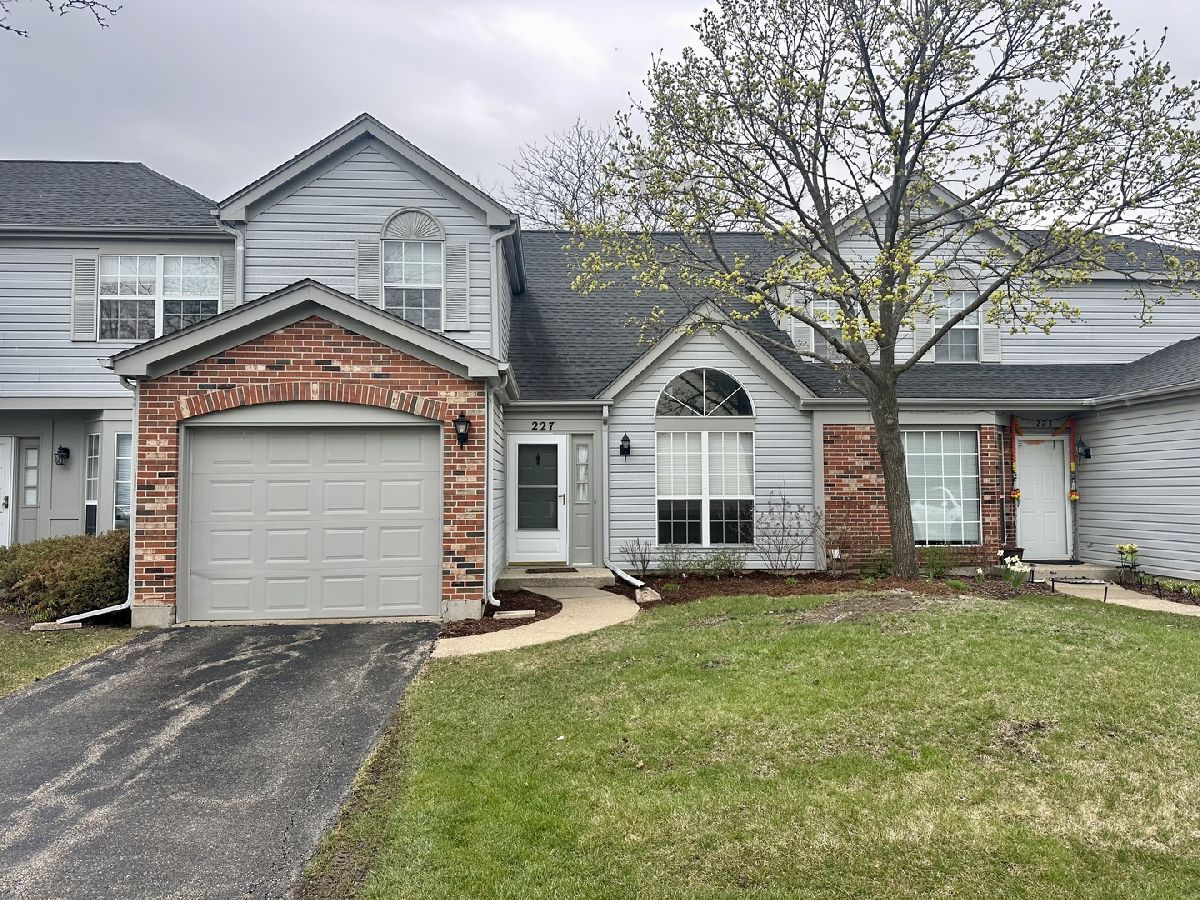 Townhomes & Homes Sold Kensington Gurnee Illinois, 227 Wellington