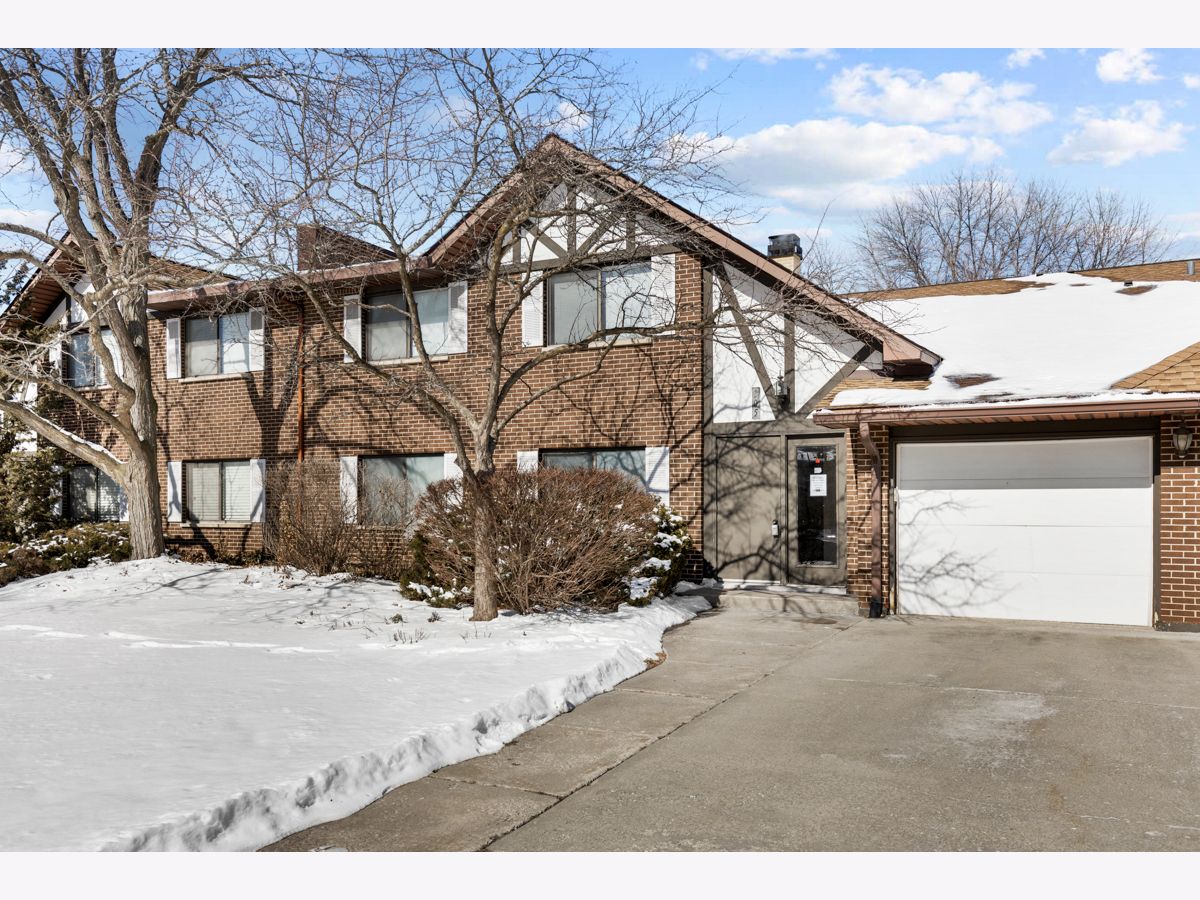 Condos & Townhomes Sold Hamilton Manor Itasca Illinois, 305 Walters