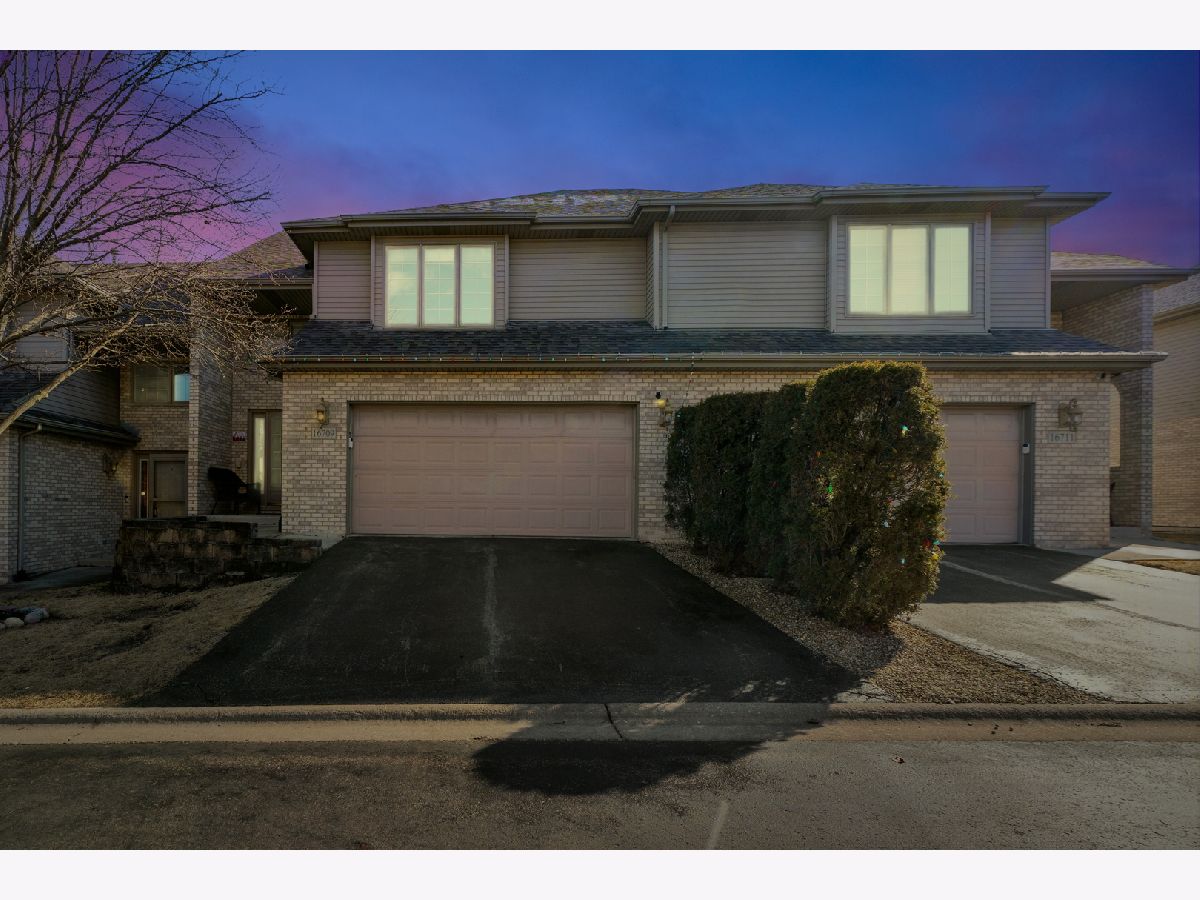 Townhomes Sold Timberland Trails Tinley Park Illinois, 16709 Trail View