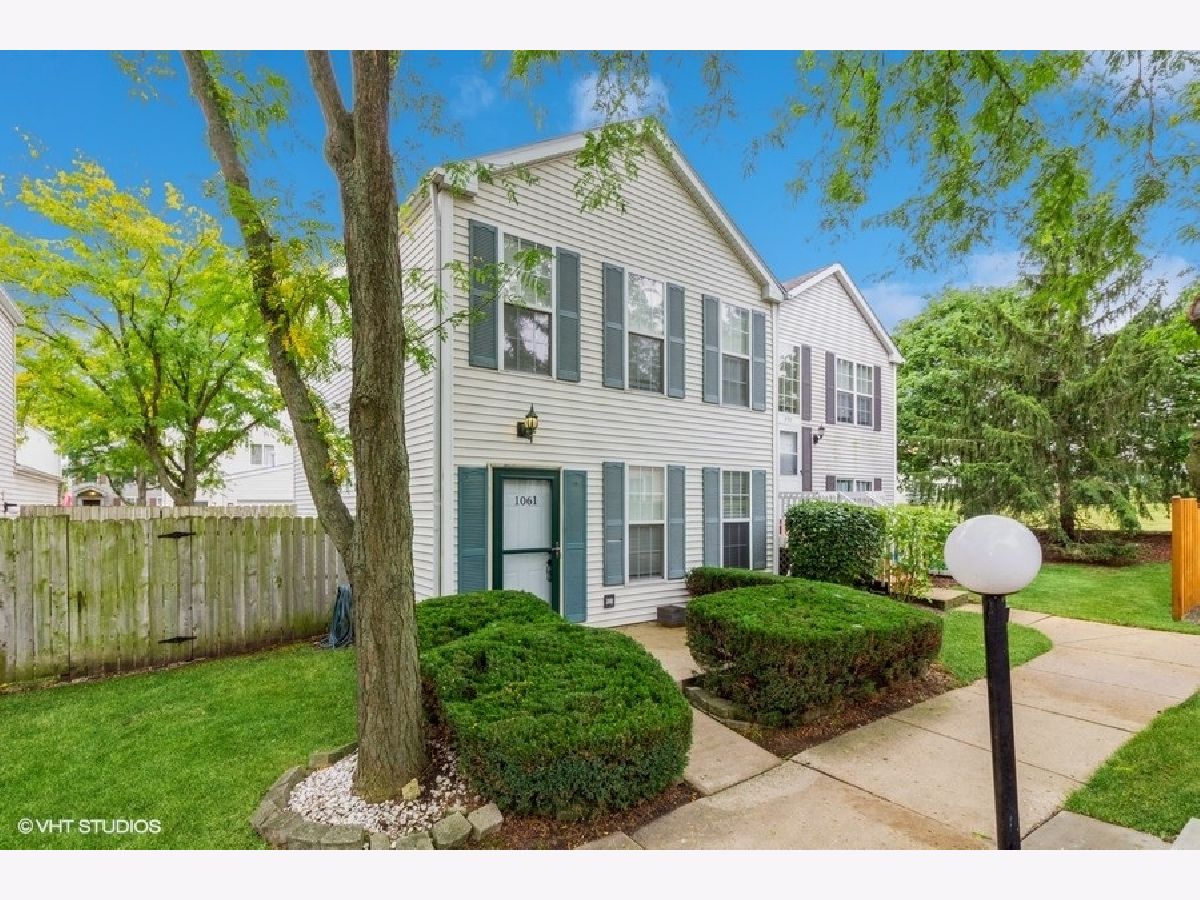Homes & Townhomes & Condos Rented Hometown Aurora Illinois, 1061 Symphony