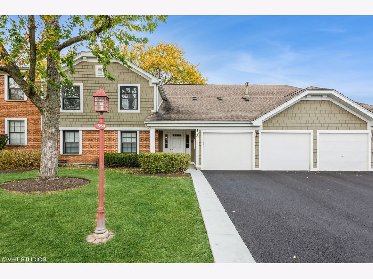 Condos & Townhomes Rented Lexington Green Schaumburg Illinois, 1550 7 Pines