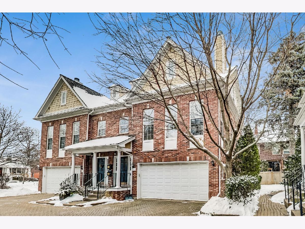 Townhomes Sold Savannah Square Glenview Illinois, 1807 Grove