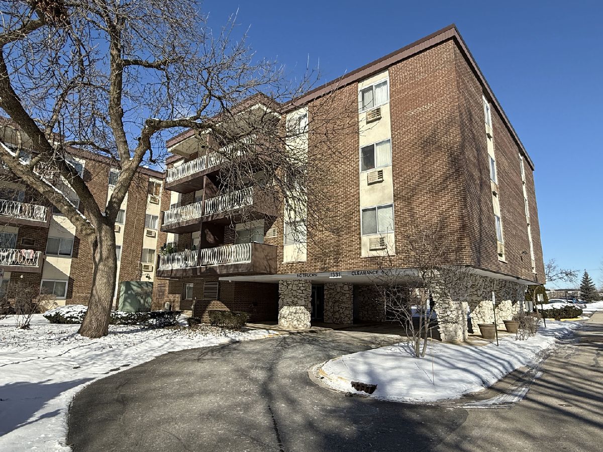 Condominiums Sold Point West Lombard Illinois, 1331 Finley