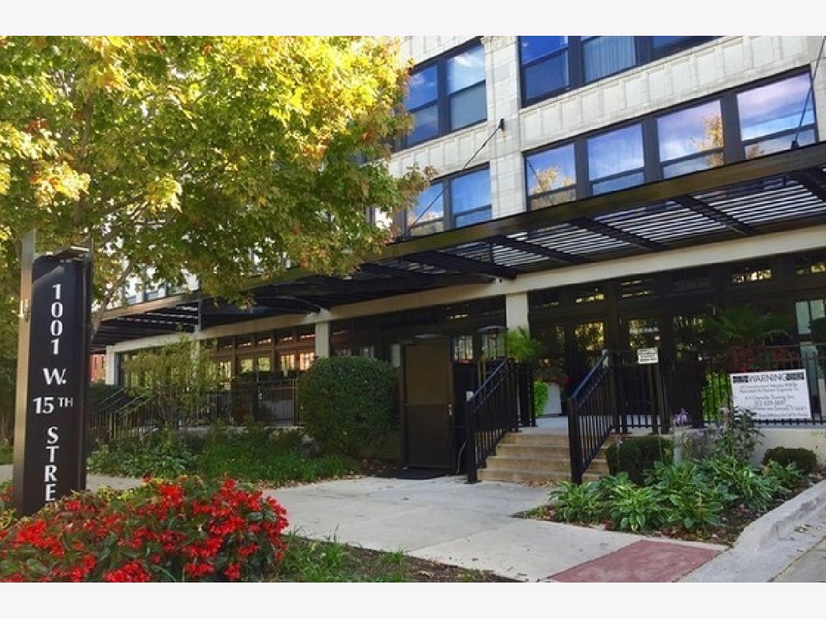 Condominiums Rented University Commons Chicago Illinois, 1001 15th