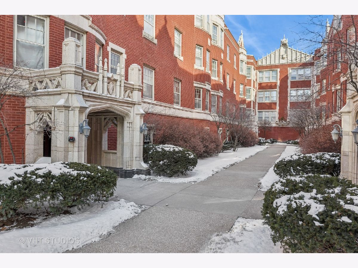 Condominiums Sold Santa Maria Oak Park Illinois, 218 Oak Park