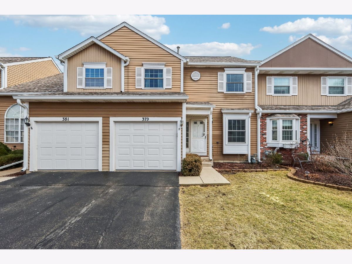 Townhomes & Homes Sold Surrey Woods Streamwood Illinois, 379 Ascot