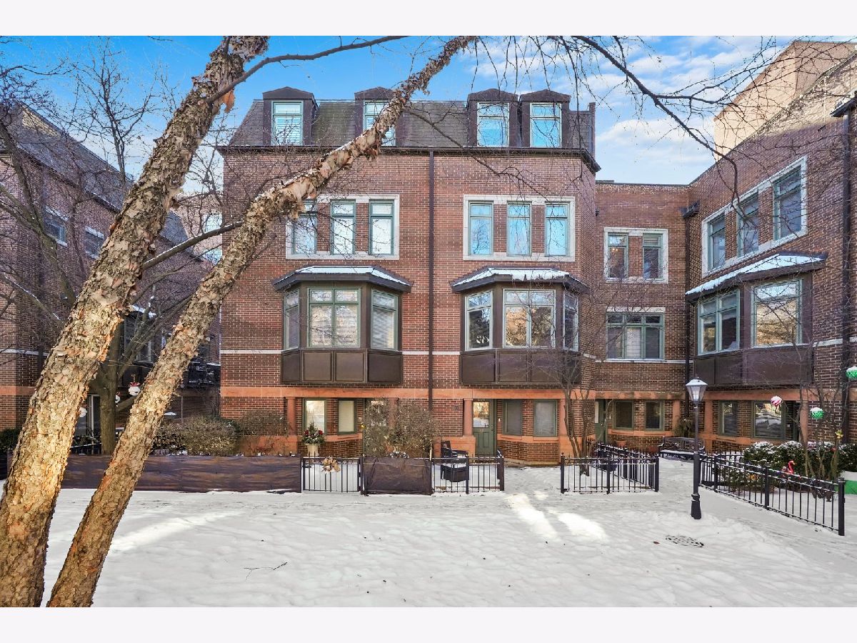 Townhomes & Condos & Homes Sold Altgeld Club Chicago Illinois, 1351 Altgeld