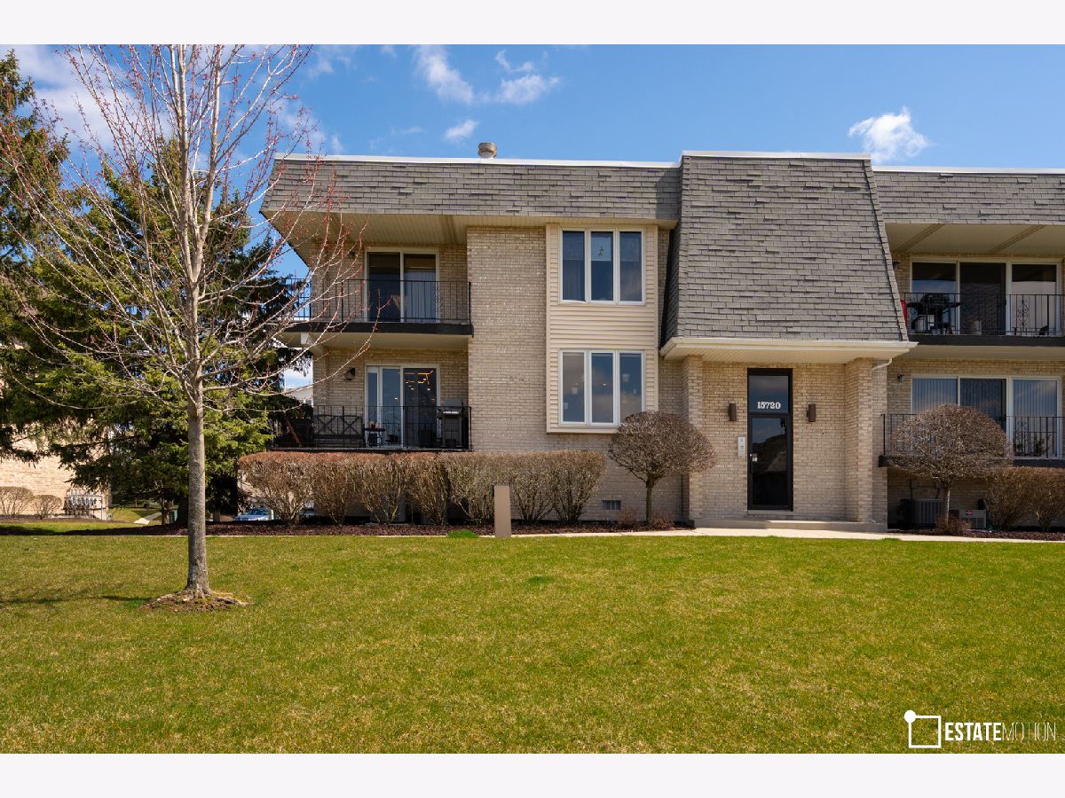 Condos & Townhomes & Homes Sold Golfview Estates Orland Park Illinois, 15720 Lake Hills