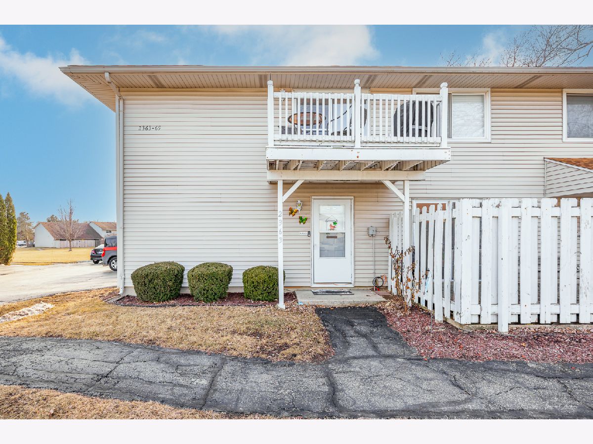 Townhomes & Condos & Homes Sold The Village Crest Hill Illinois, 2363 Carnation
