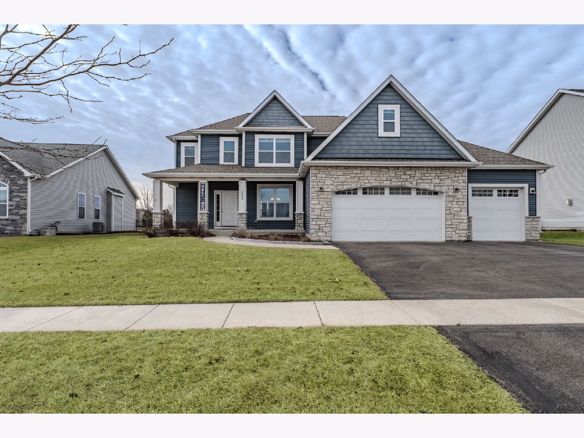 Homes & Townhomes Rented North Grove Crossings Sycamore Illinois, 2343 Coventry