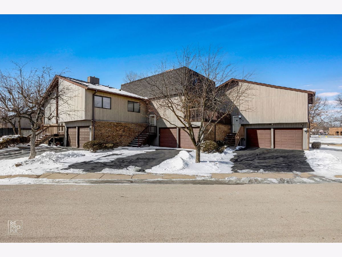 Townhomes & Condos & Homes Sold Ventura 21 Roselle Illinois, 70 Lake Point