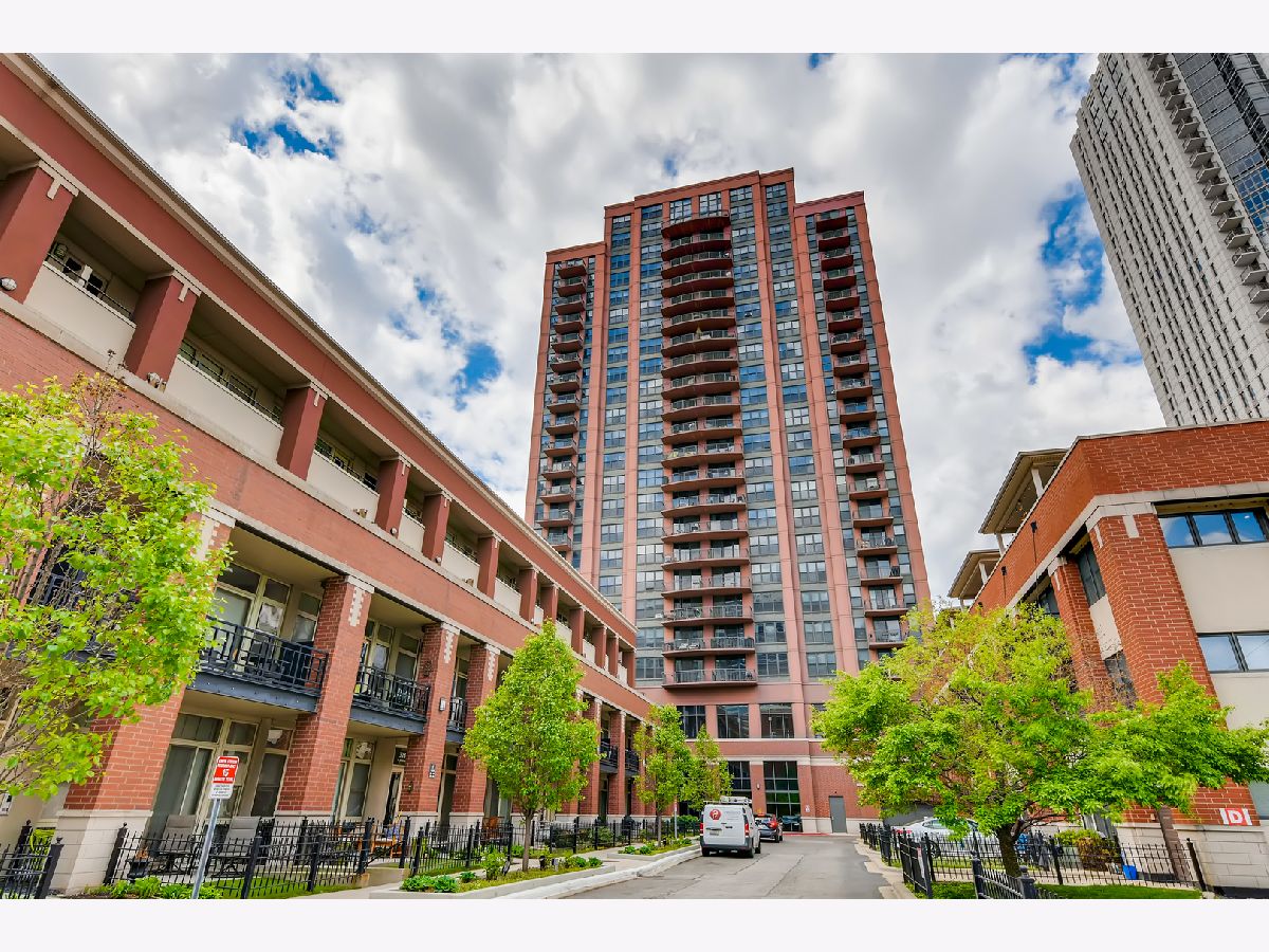 Condominiums Rented Kinzie Station Chicago Illinois, 330 Jefferson