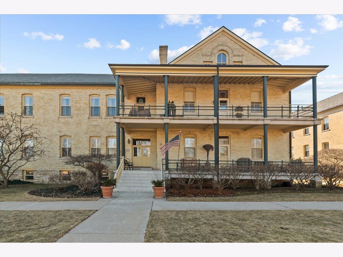 Condos & Townhomes & Homes Sold Fort Sheridan Highland Park Illinois, 324 Leonard Wood