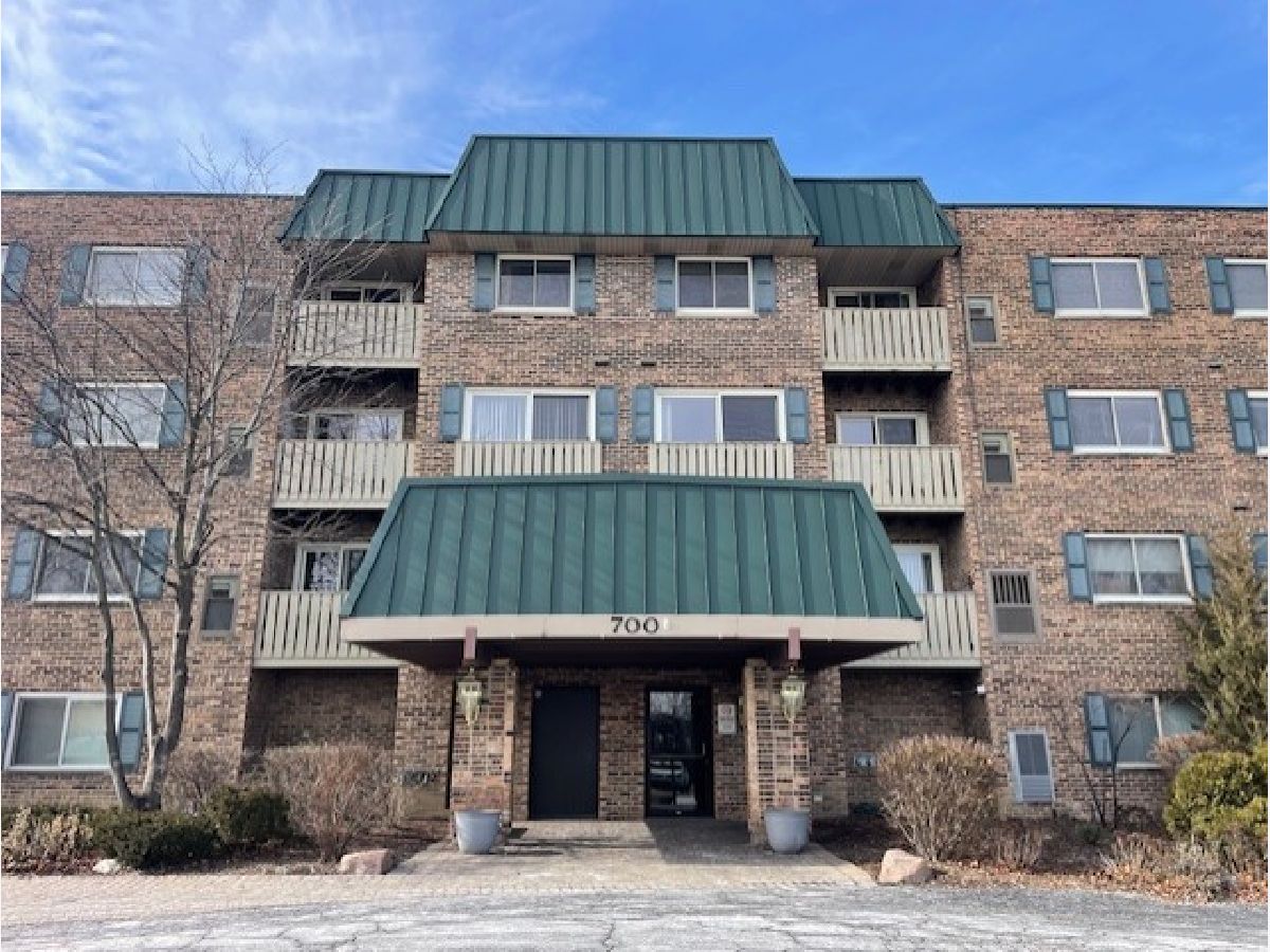 Condominiums Sold 12 Oaks Elk Grove Village Illinois, 700 Perrie