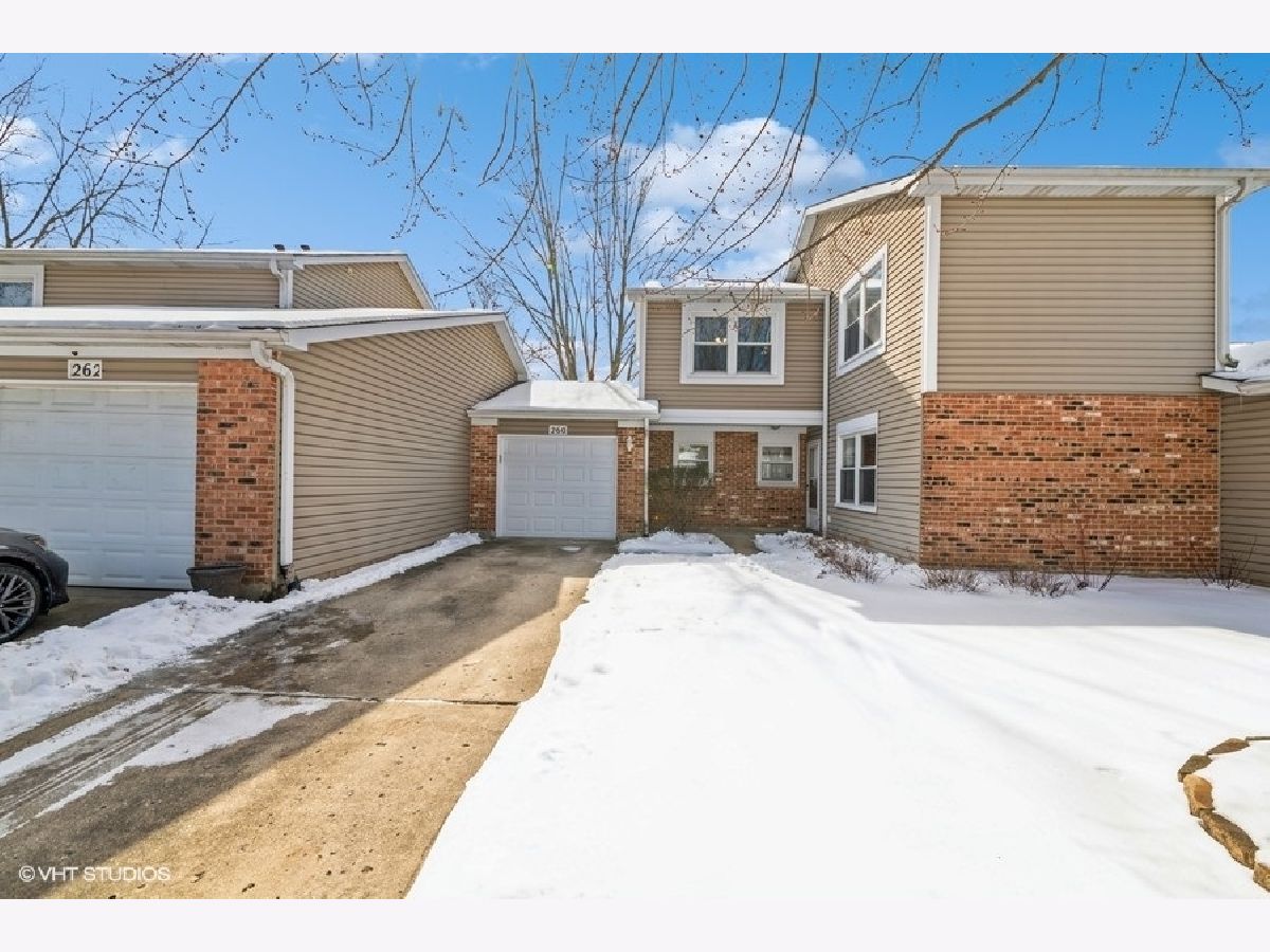 Townhomes Sold Westwind Bloomingdale Illinois, 260 Sutton