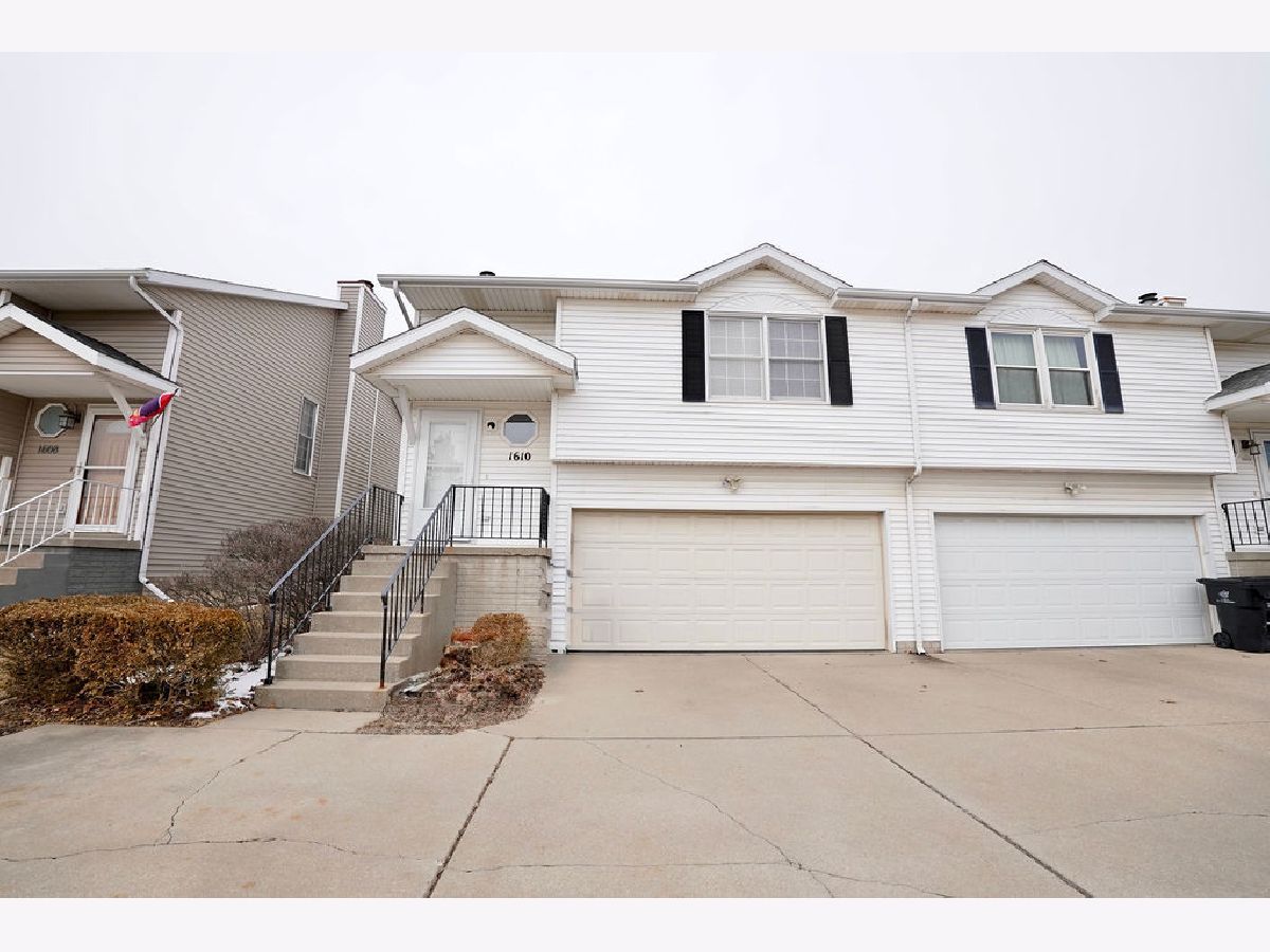 Homes & Condos & Townhomes Sold Park Place Bloomington Illinois, 1610 Martin Luther King