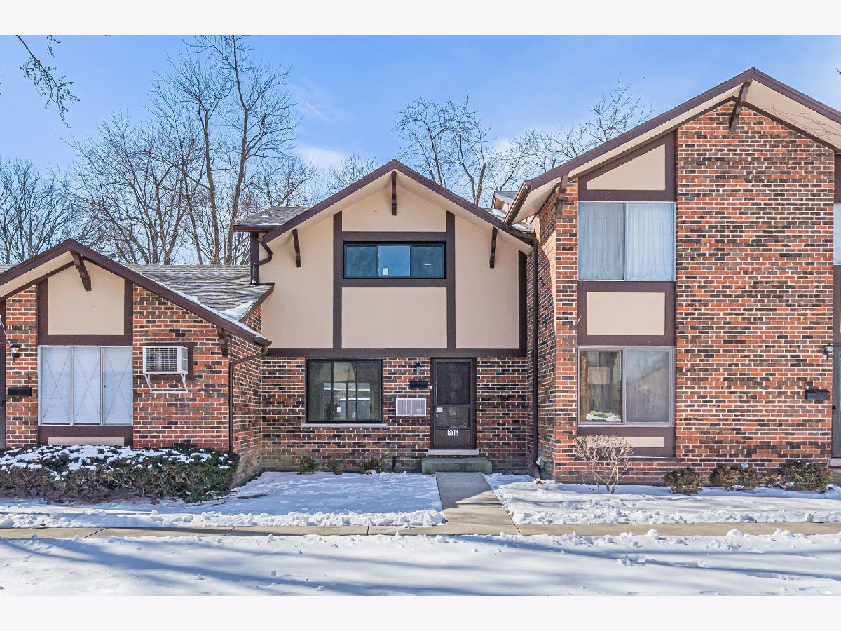 Townhomes & Condos Sold Brandywine Villa Park Illinois, 1S206 Stratford