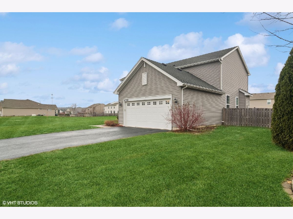Homes & Townhomes & Condos Sold Legend Lakes Mchenry Illinois, 6718 Galway