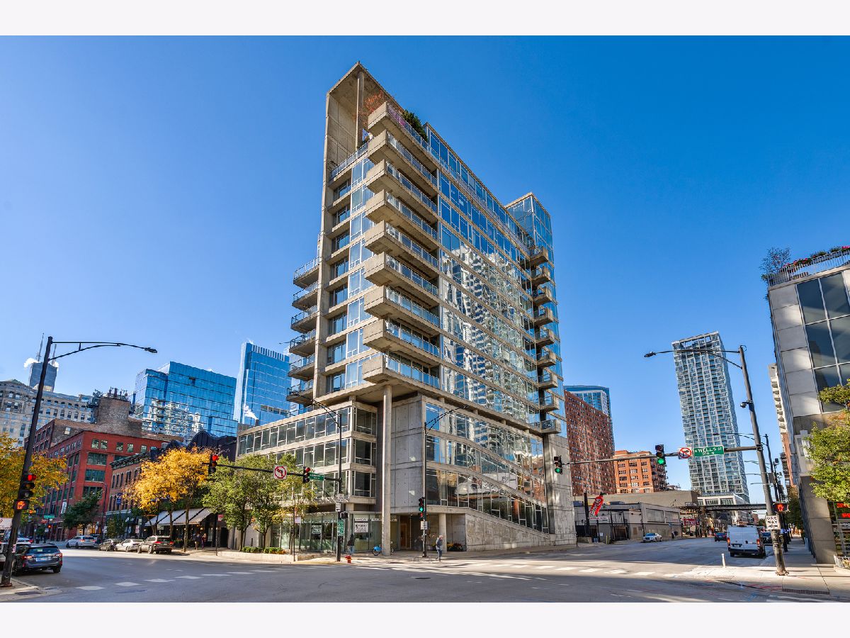 Condominiums Sold Contemporaine Chicago Illinois, 201 Grand
