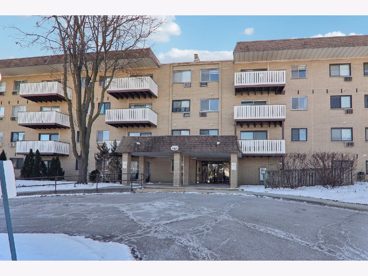 Condominiums & Homes Sold Westgate Mount Prospect Illinois, 290 Westgate