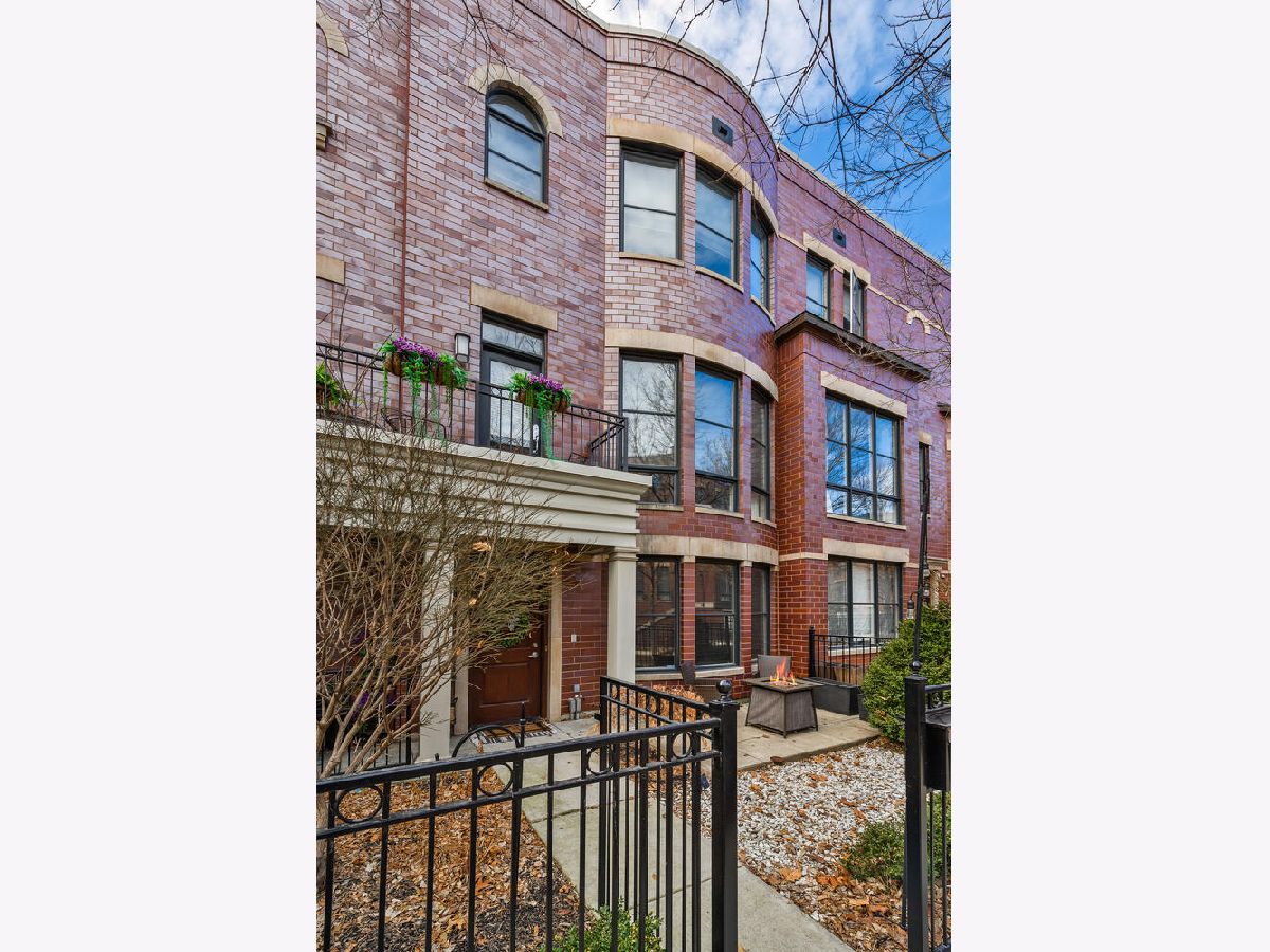 Townhomes & Homes Sold Hartland Park Chicago Illinois, 2654 Hermitage