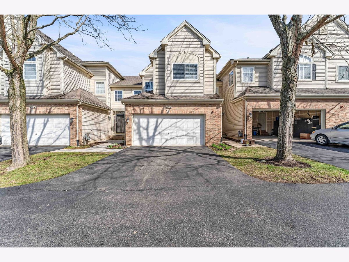 Townhomes & Condos Sold Canterbury Fields Hoffman Estates Illinois, 1813 Maureen