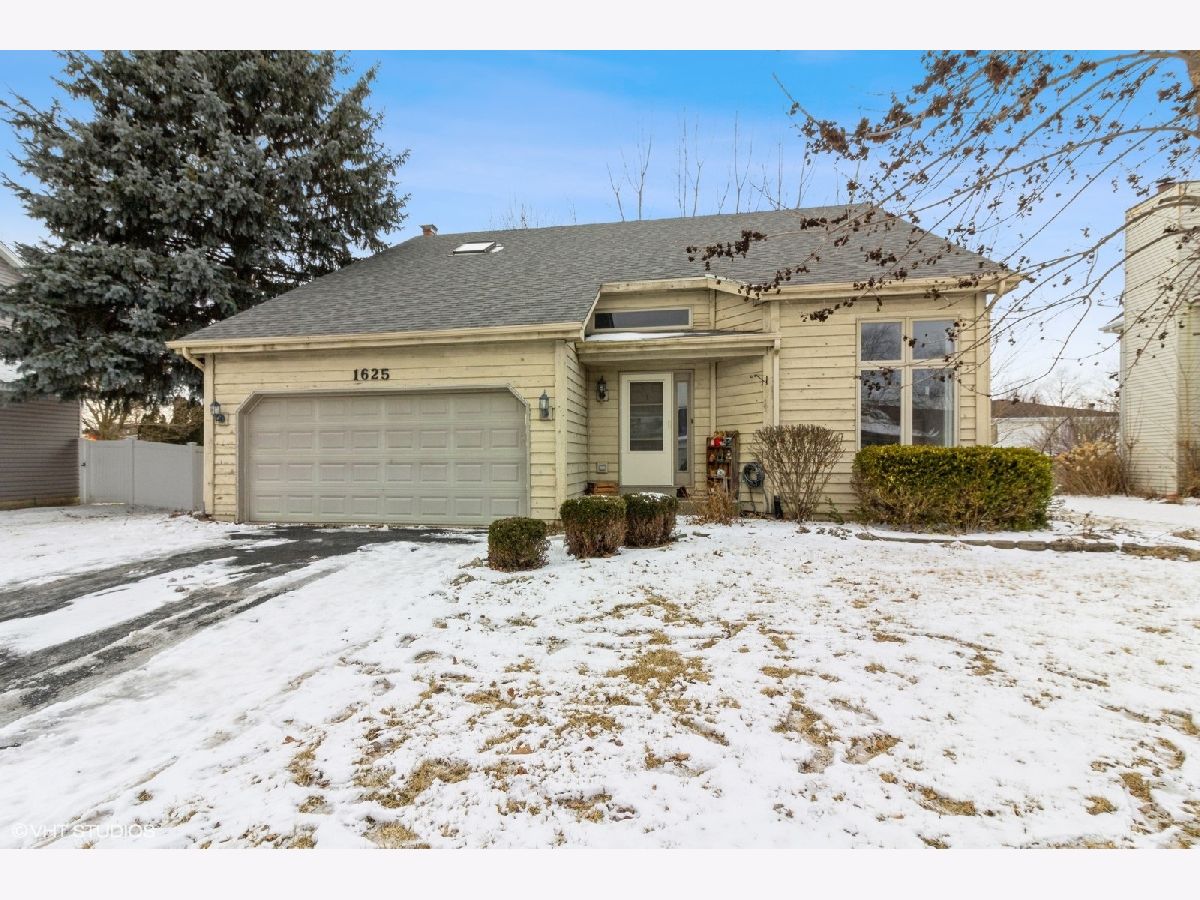 Homes Sold Brighton Lakes Plainfield Illinois, 1625 Canterbury