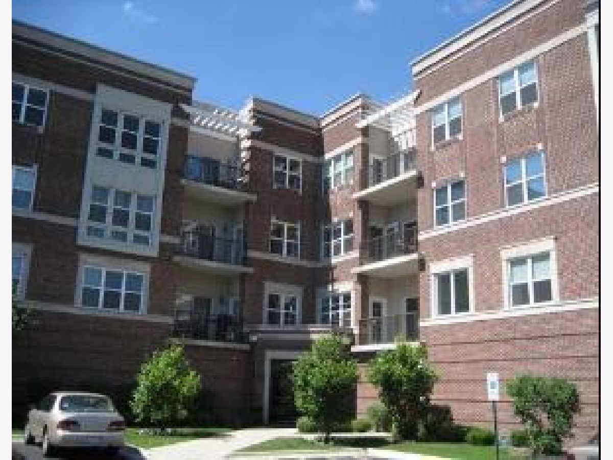 Condominiums & Homes Sold Heritage Place Libertyville Illinois, 300 Church