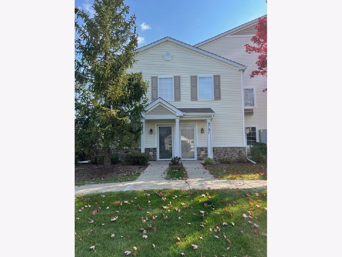  Rented Carpentersville Illinois, 2115 Silverstone