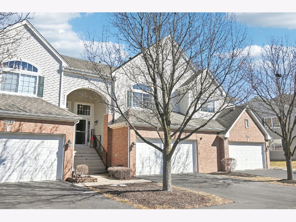 Townhomes & Condos Sold Canterbury Fields Hoffman Estates Illinois, 6052 Canterbury