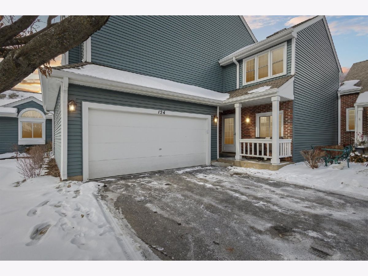 Townhomes Sold Springbrook Villas Bloomingdale Illinois, 124 Atherton