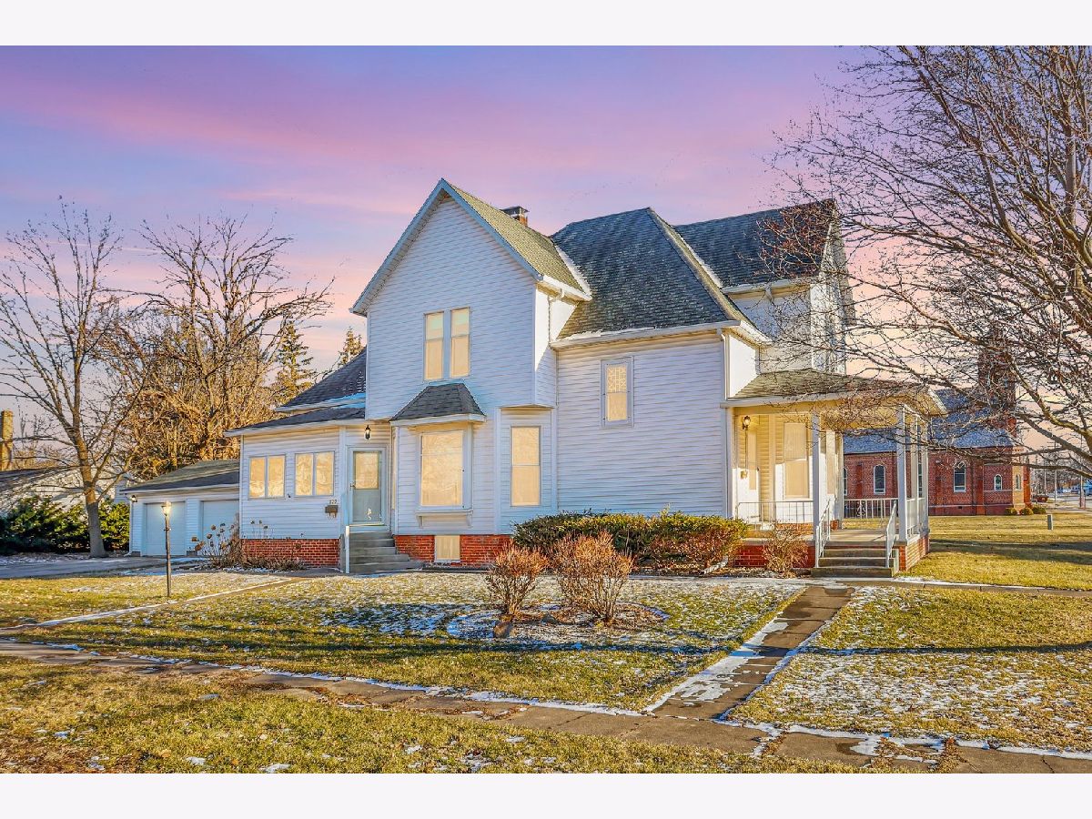  Sold Bement Illinois, 300 Macon