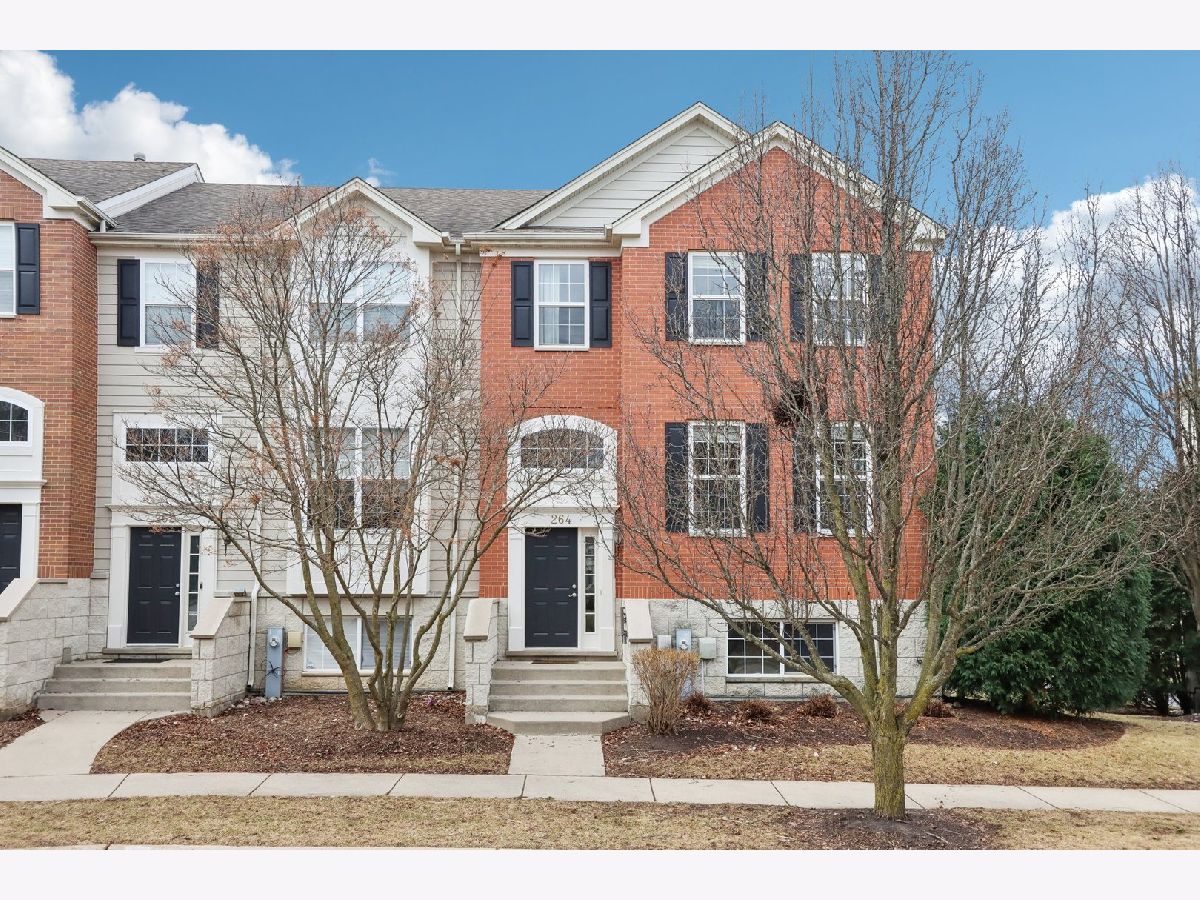 Homes & Townhomes & Condos Sold Shadow Hill Elgin Illinois, 264 Comstock