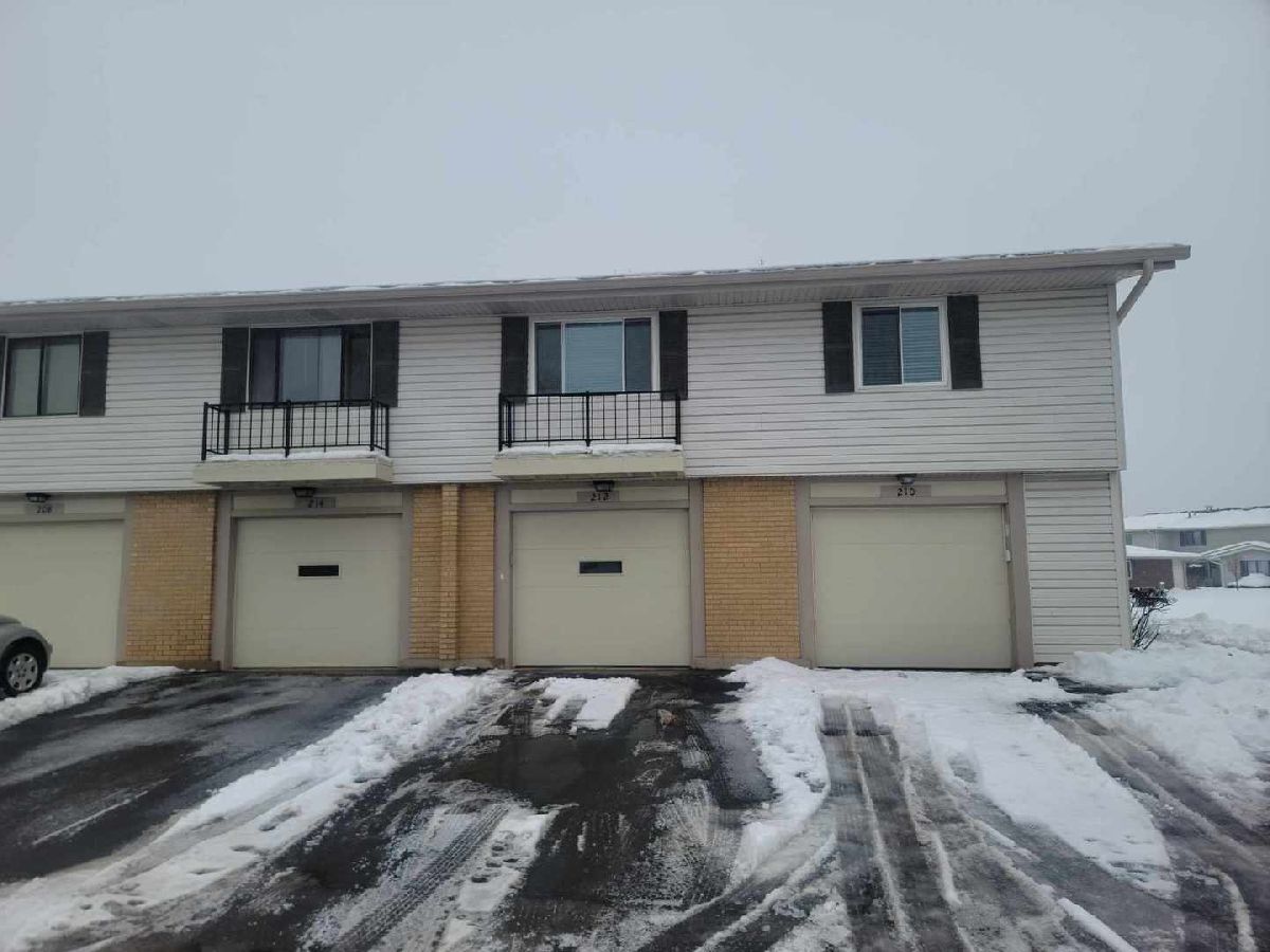 Condos & Townhomes Rented Weathersfield Lake Schaumburg Illinois, 210 Nauset