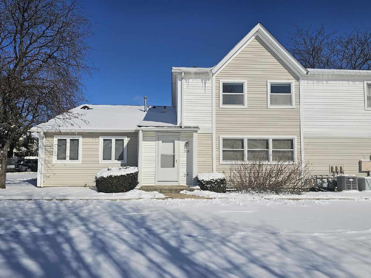 Townhomes & Condos Rented Inverrary Deerfield Illinois, 552 Inverrary