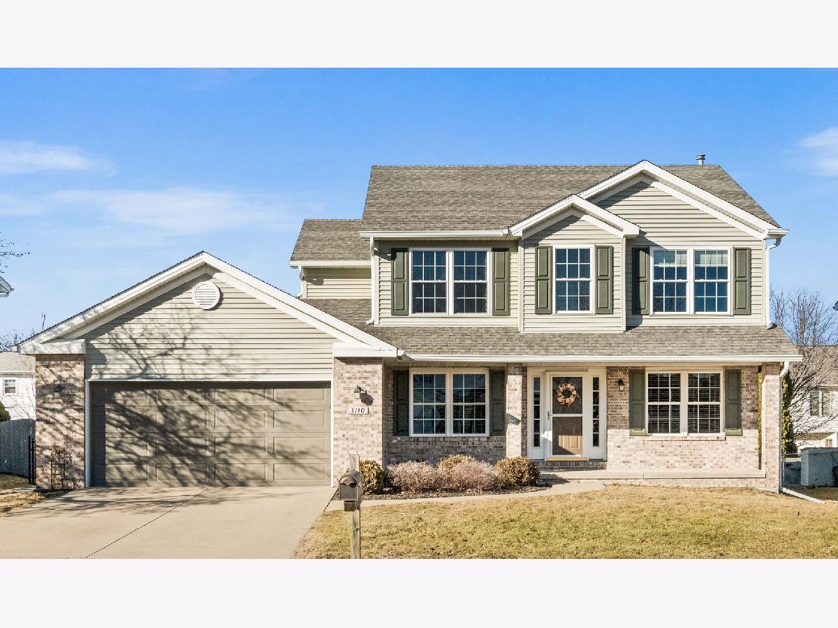 Homes & Condos & Townhomes Sold Eagle Creek Bloomington Illinois, 3110 Eagle Creek