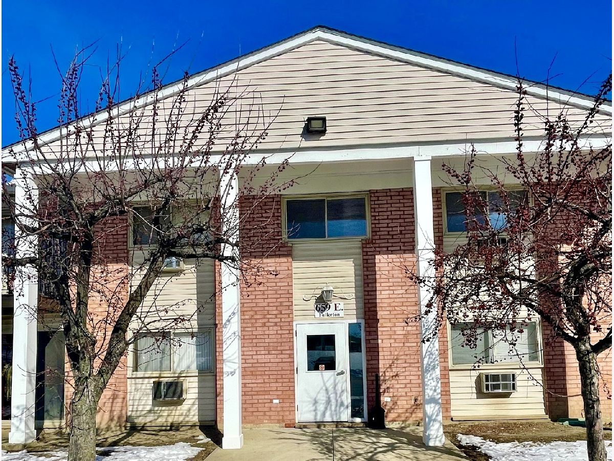 Condominiums Sold Emerald Hills Glendale Heights Illinois, 659 Fullerton