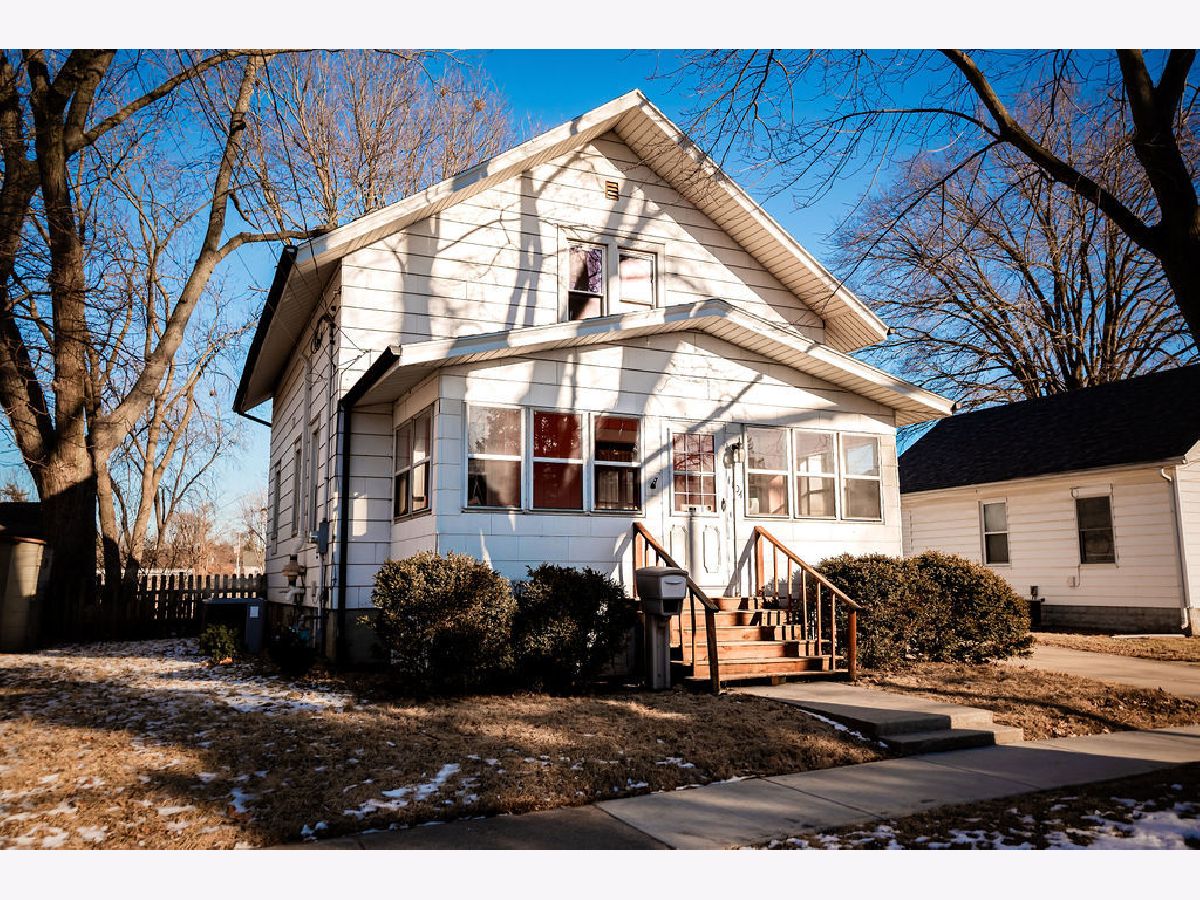 Homes & Condos & Townhomes Sold South Hill Bloomington Illinois, 1104 Lee