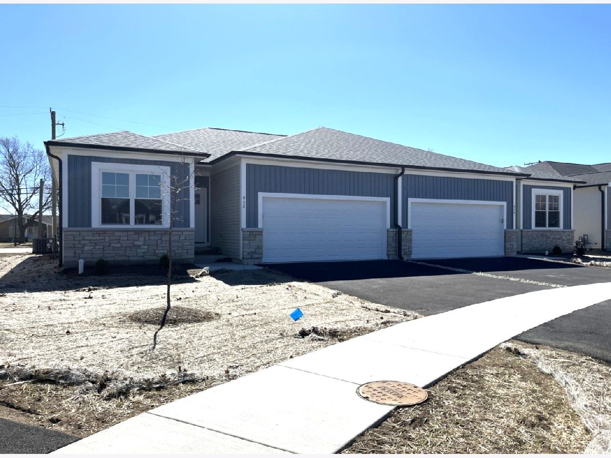 Townhomes & Homes Sold Deerpass Marengo Illinois, 952 Partridge