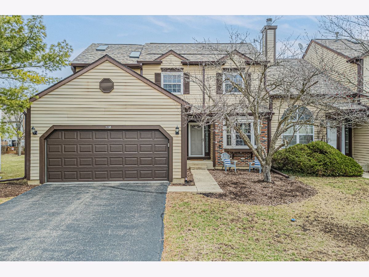 Townhomes & Homes Sold Surrey Woods Streamwood Illinois, 508 Ascot