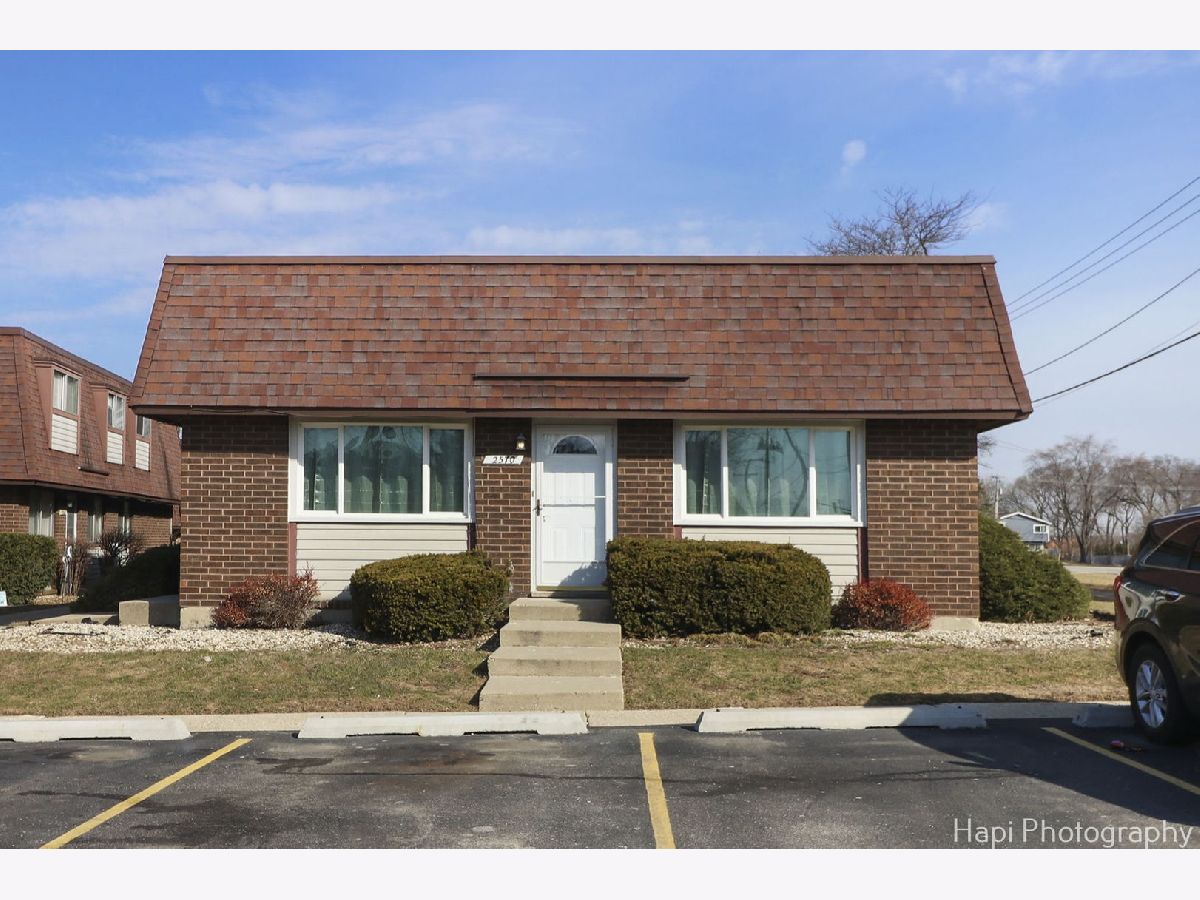 Townhomes & Condos Sold Hickory Hills Waukegan Illinois, 2572 Berkshire