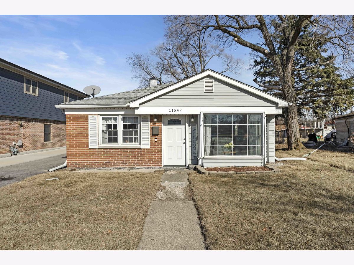  Sold Merrionette Park Illinois, 11547 Meadow Lane